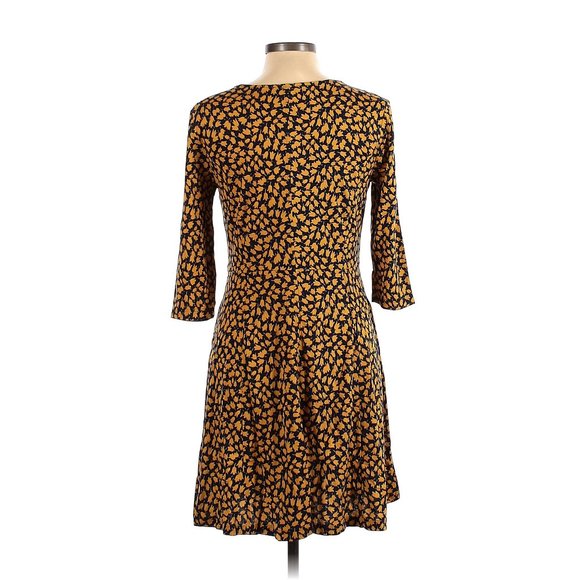 Lark & Ro Women's Three Quarter Sleeve Faux Wrap Fit and Flare Dress Flowered XS - Picture 2 of 3